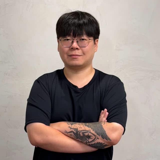 /_next/static/immutable/media/batch_staff_013.1f0d4by682zqg.webp